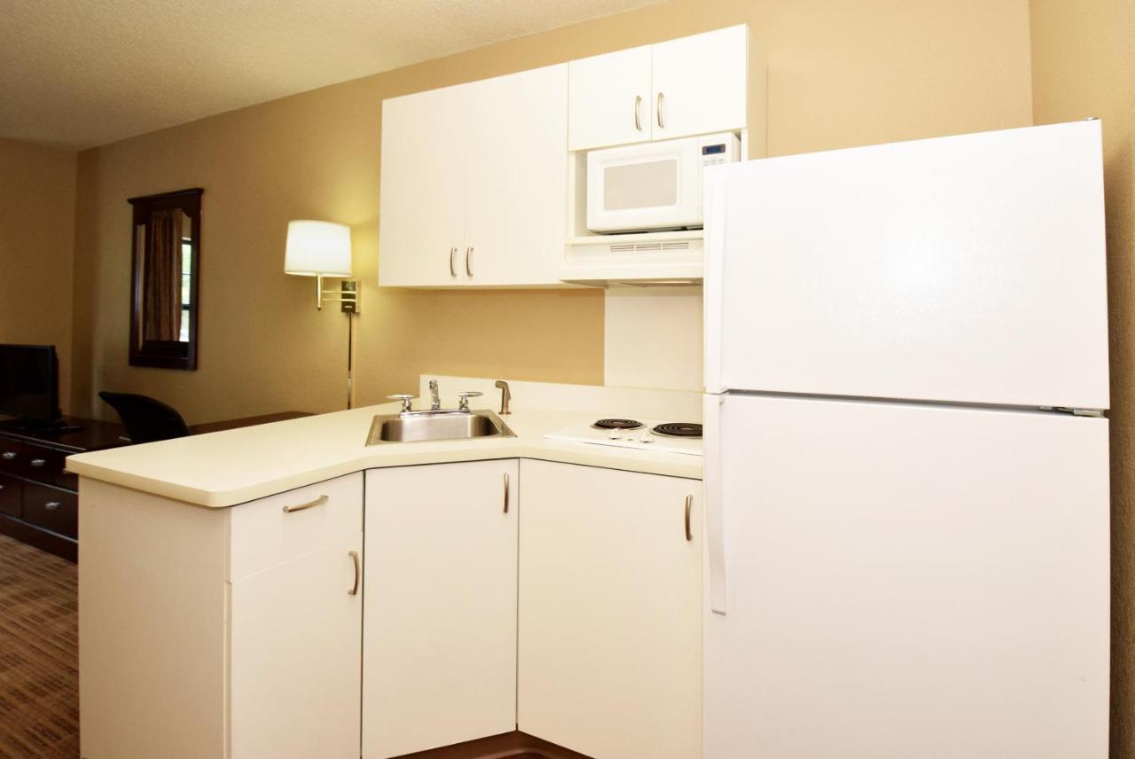 Extended Stay America Suites - Detroit - Canton Bagian luar foto